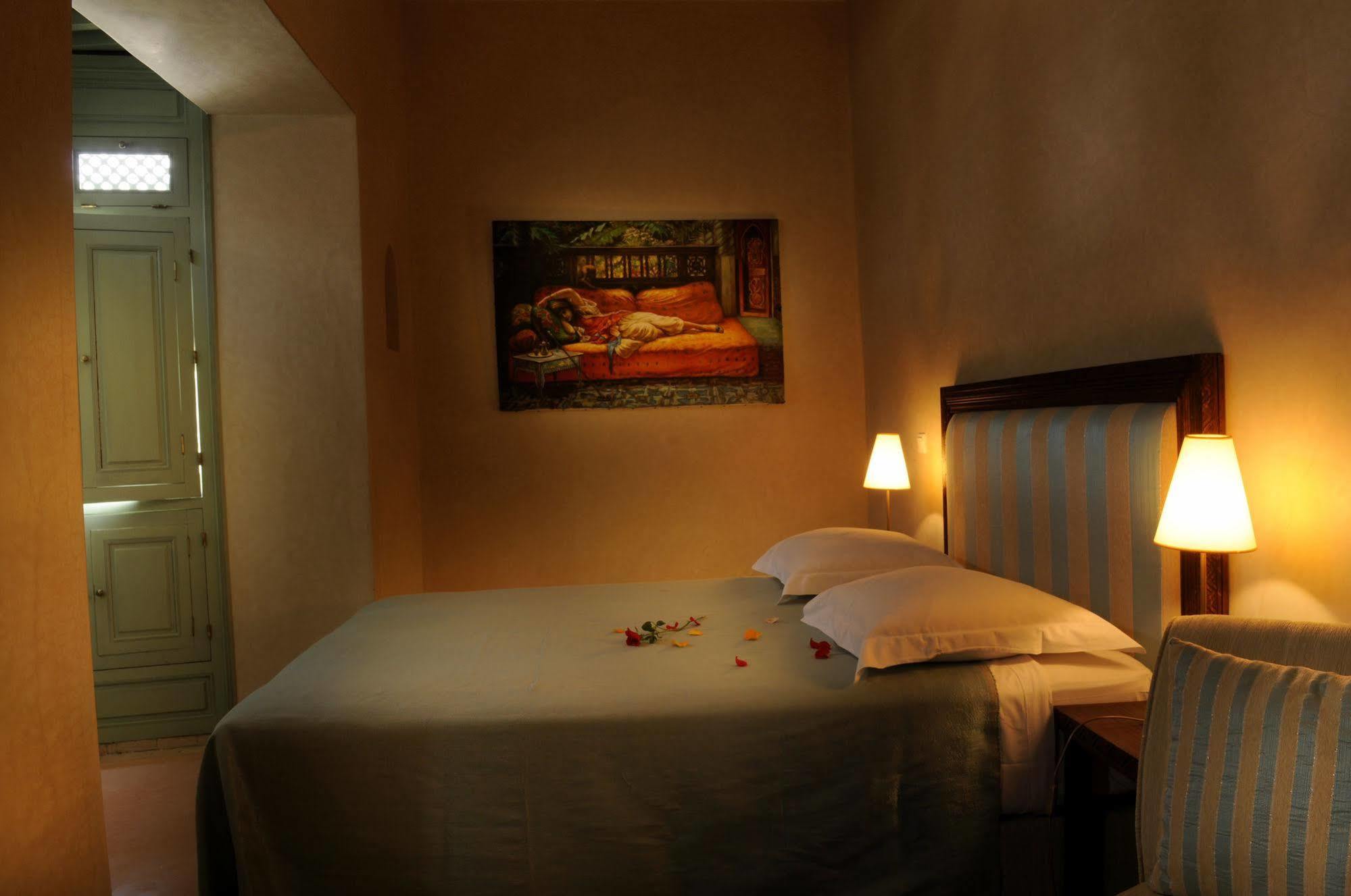 Riad Les Hibiscus Marrakesh Exterior photo